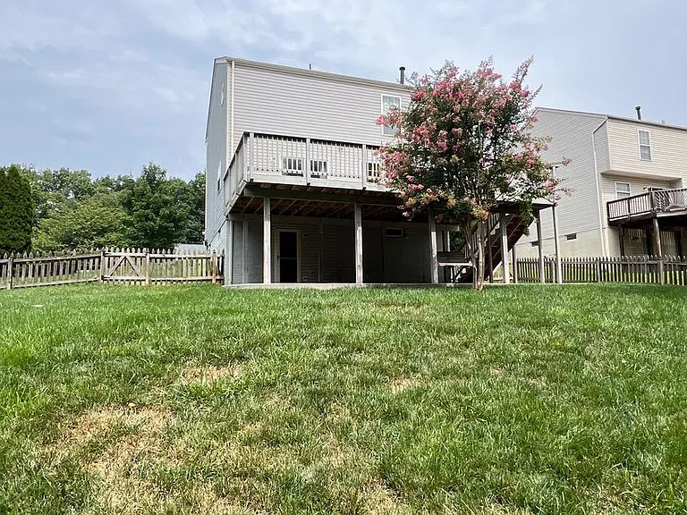16 Emerald Dr — Photo 44