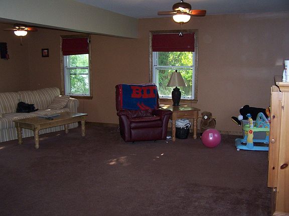 3rd image of 1491 Como Park Blvd