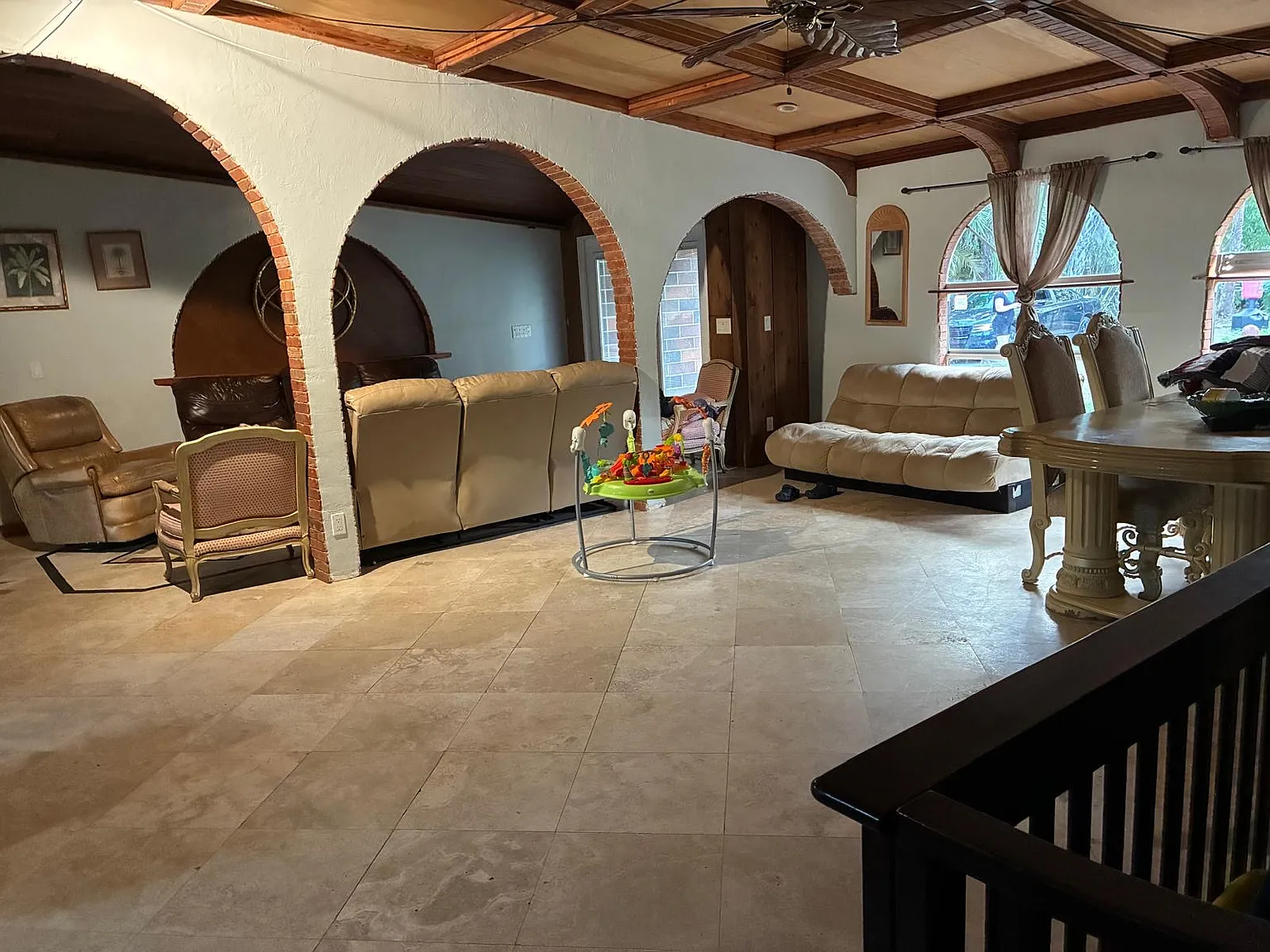 3 bed, 1956 sqft, $3,000 — Photo 4