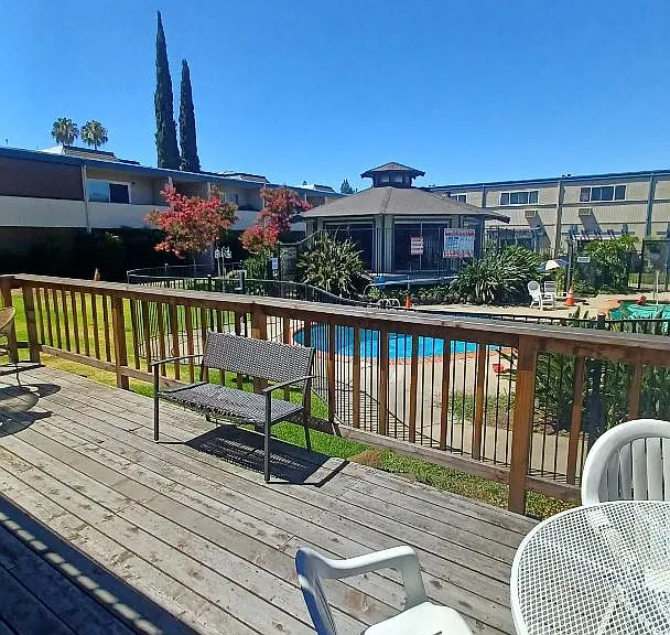 1731 Ellis St #10 — Photo 4