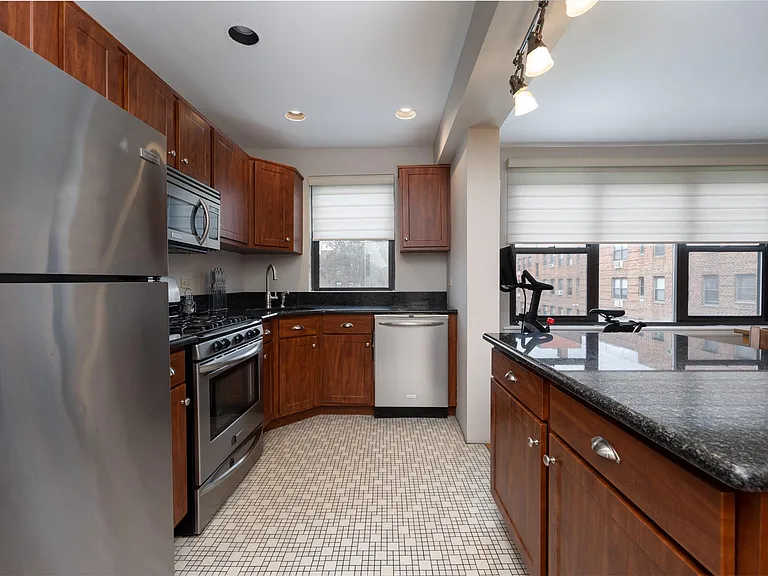 1 Jefferson Ave #A5 — Photo 8