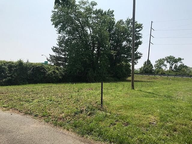 2nd image of 666 Sunbury Rd