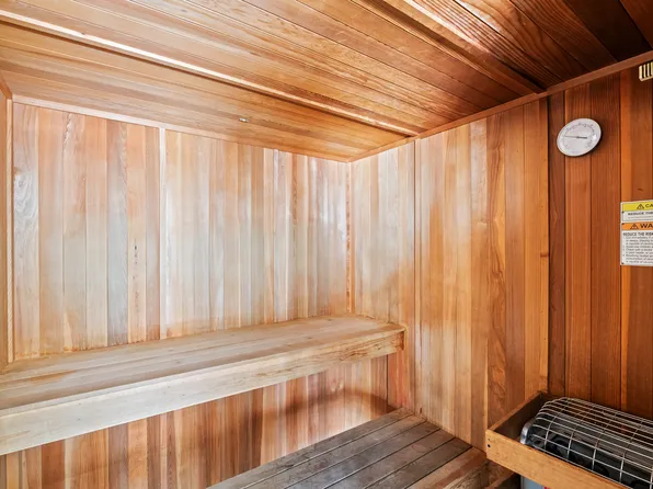 425 5th Avenue image 14 of 18