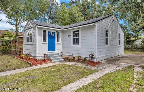 1721 Campus St Photo 1