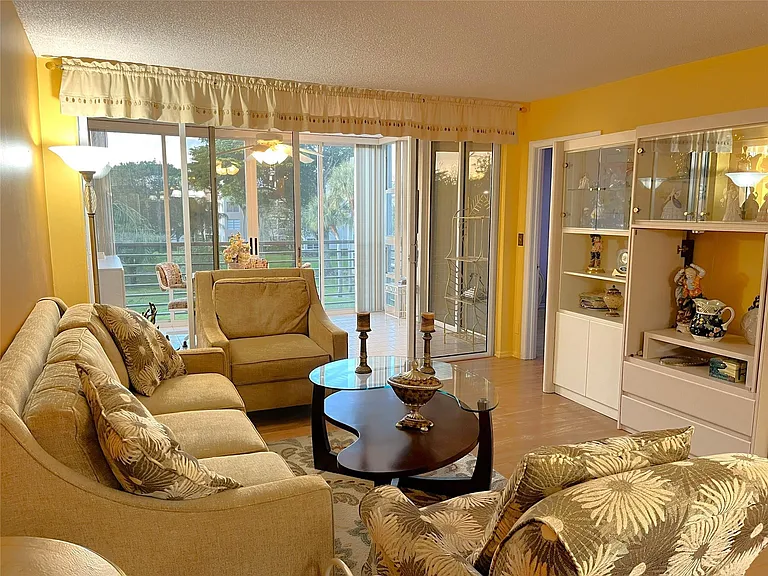 9501 Seagrape Dr #305 — Photo 16