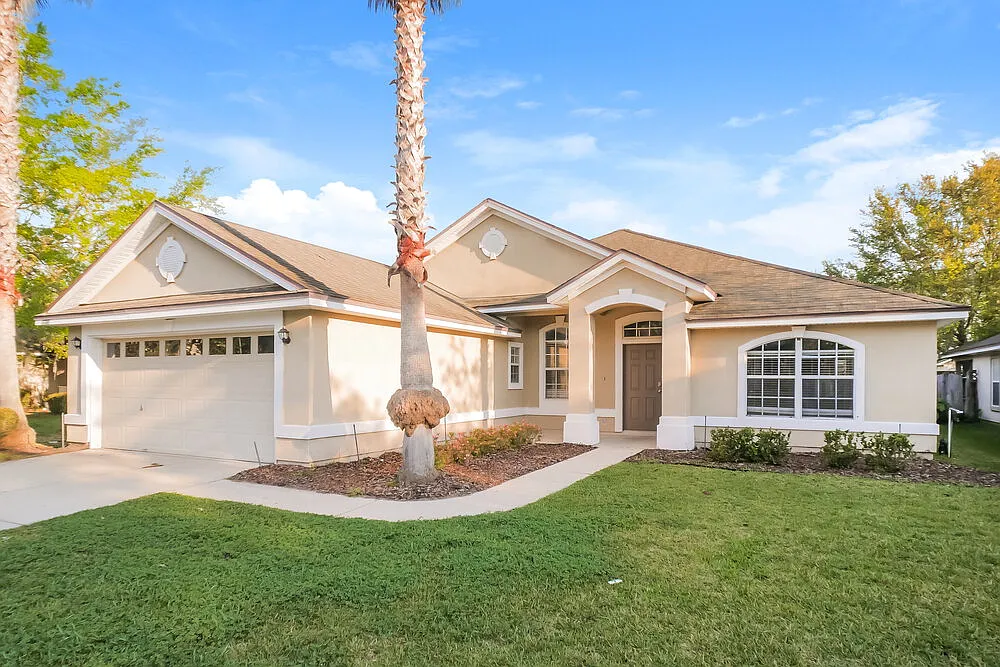 4 bed, 2.0 bath, 1954 sqft, $2,385 — Photo 3