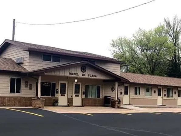 716 S Iowa St, Mitchell, SD 57301