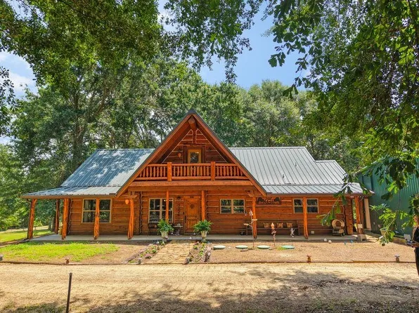 2226 Holly Rd, Gilmer, TX 75644