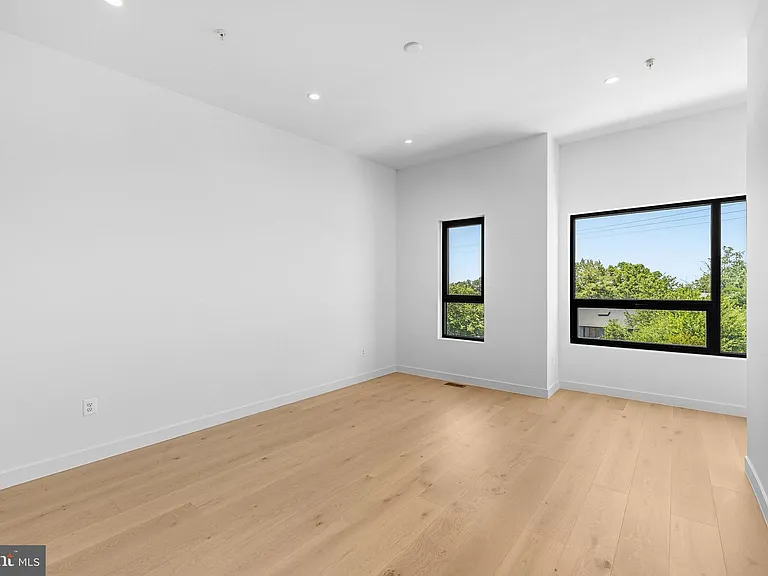 2530 B Elvans Rd SE — Photo 39