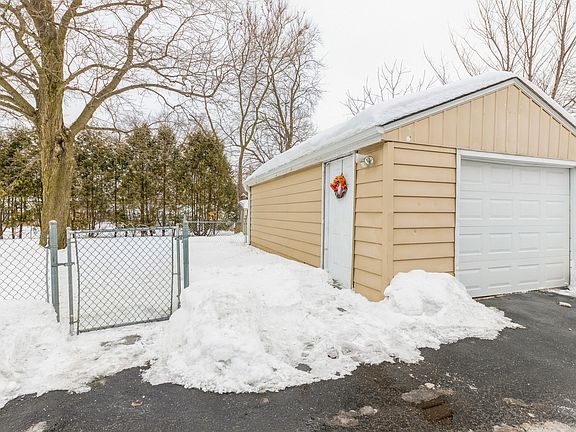 2nd image of 1429 Walnut Dr
