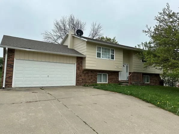 1602 W Main Ter, Savannah, MO 64485