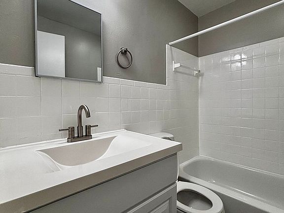 2nd image of 153 N Dixie Dr #9