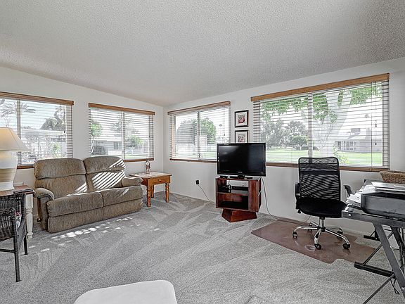 4th image of 9421 N 109th Dr