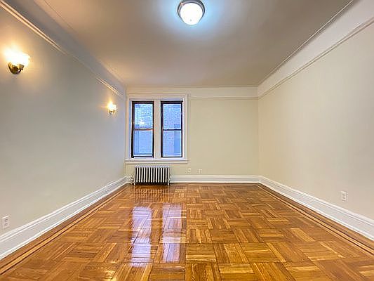 2nd image of 41-42 44th St #319