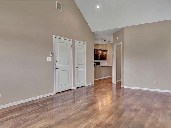 3rd image of 108 Stockton Family Ct