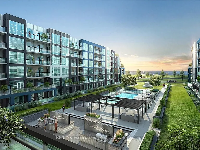 16 Concord Pl #123 — Photo 2