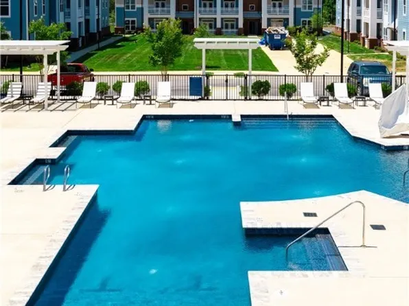 10530 Stony Bluff Dr #104, Ashland, VA 23005