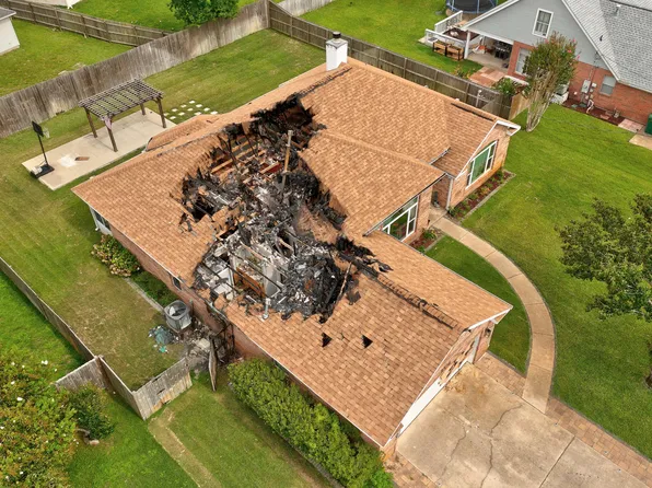 1004 Fay Dr, Mary Esther, FL 32569