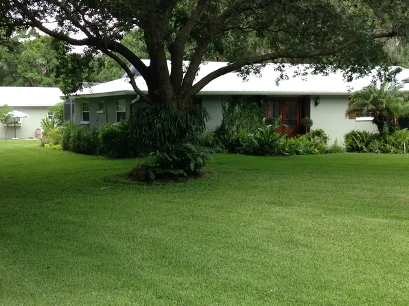 1101 Stoeber Ave, Sarasota, FL 34232