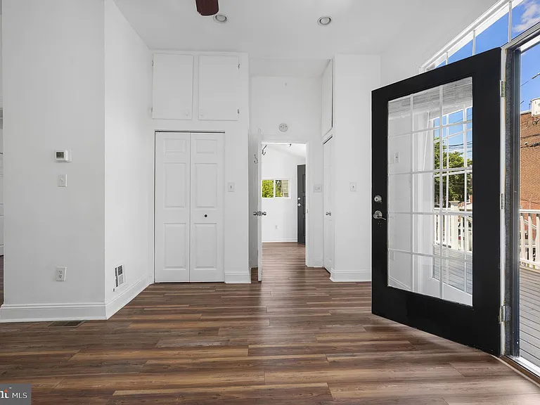 305 Main St #5 — Photo 9