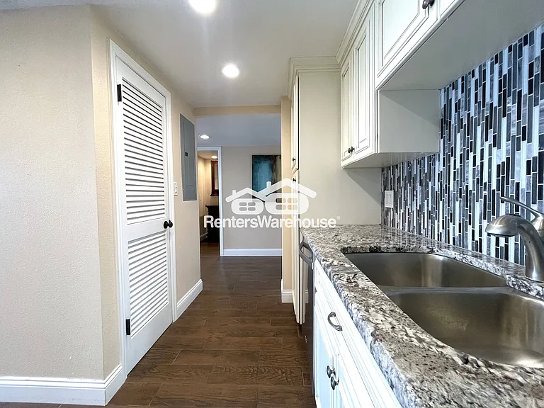 51 Island Way #906 — Photo 9
