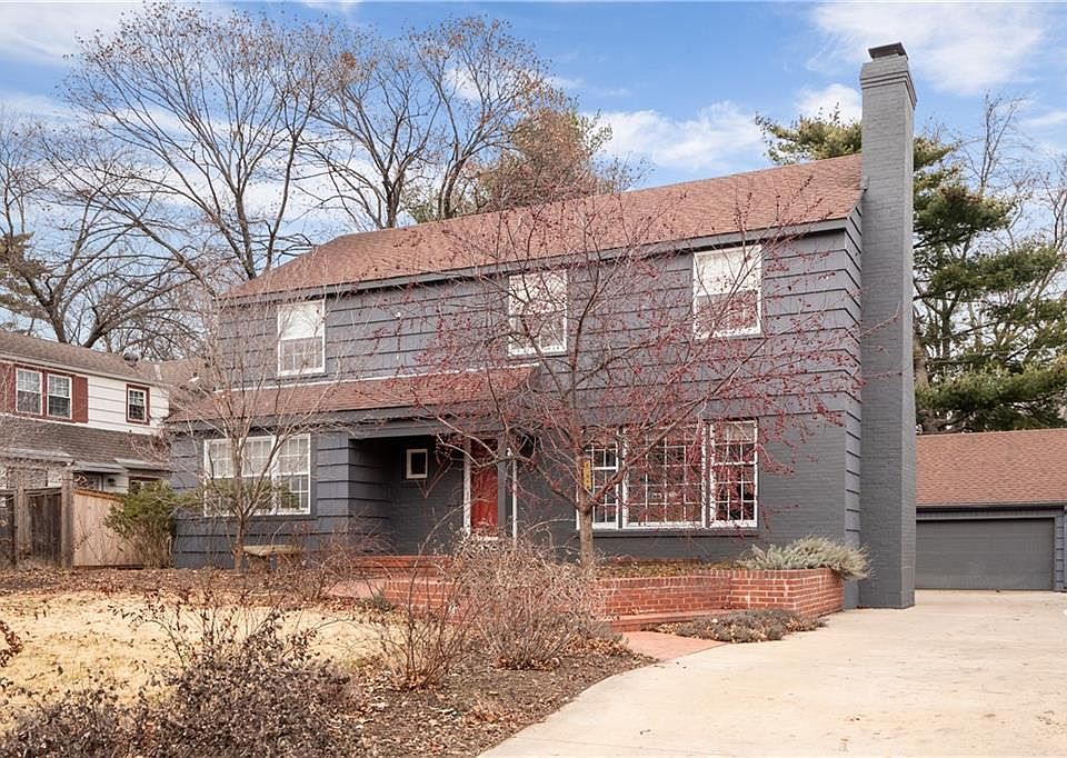 1st image of 640 W 61st St