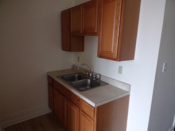 4th image of 1501 Hertel Ave #8