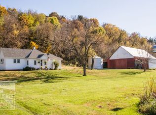 2474 Bluff Rd, Hamburg, IA 51640