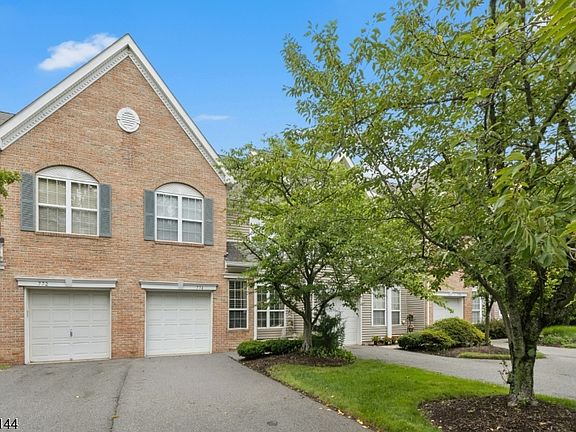 2nd image of 774 FEATHERBED LANE