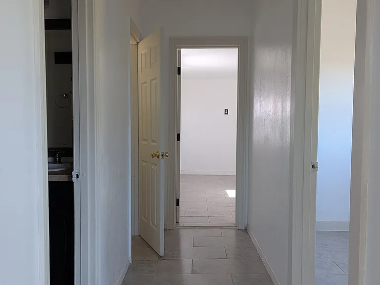 1549 Charleston Beach Rd W — Photo 4