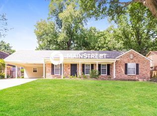 3621 Huckleberry St, Memphis, TN 38116