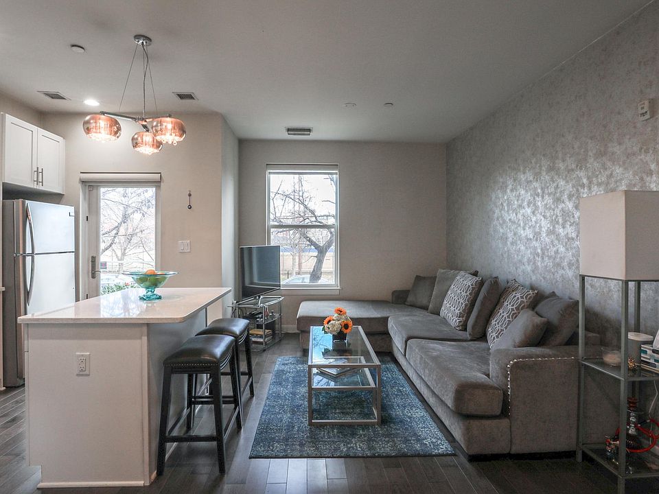 Living room/Kitchen