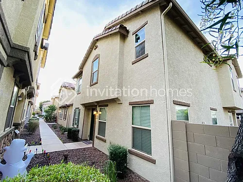 496 N Ranger Trl Photo 1