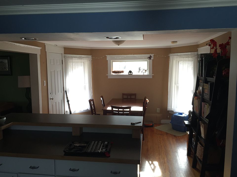2nd image of 47 Rotary Ave