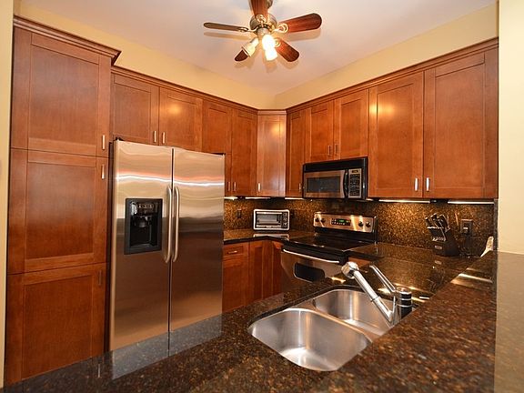3rd image of 1817 Van Buren St #401