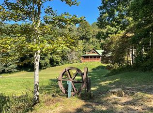 91 Granny Squirrel Rd, Robbinsville, NC 28771