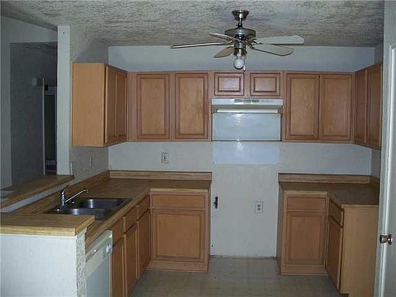 4th image of 1005 Fairlawn Cv