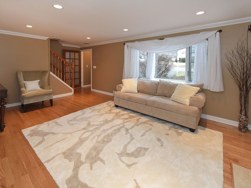 Living Room w/Fire Place