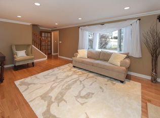 25 Brearly Cres, Waldwick, NJ 07463