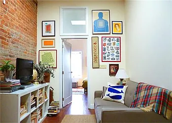 Rented by R New York