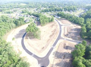 Castlegate Blvd, Uniontown, OH 44685