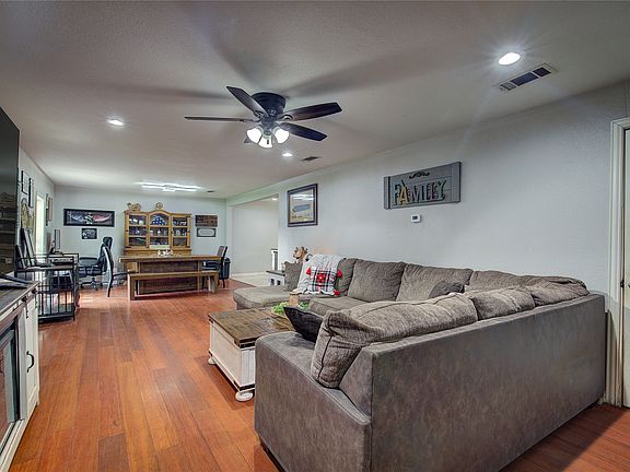 5th image of 601 N 4th St