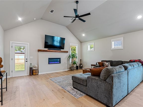 3rd image of 3777 Tranquility St