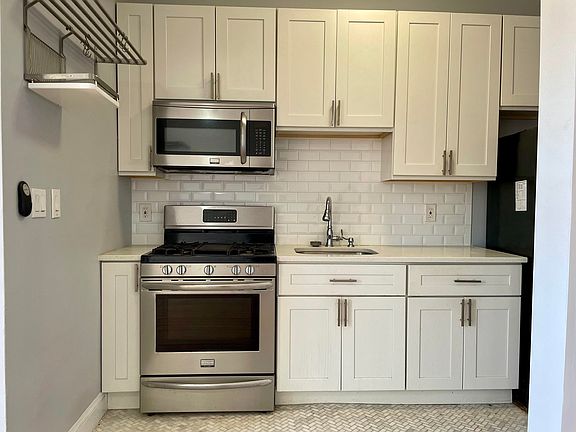 2nd image of 821 Bergen Ave APT C10