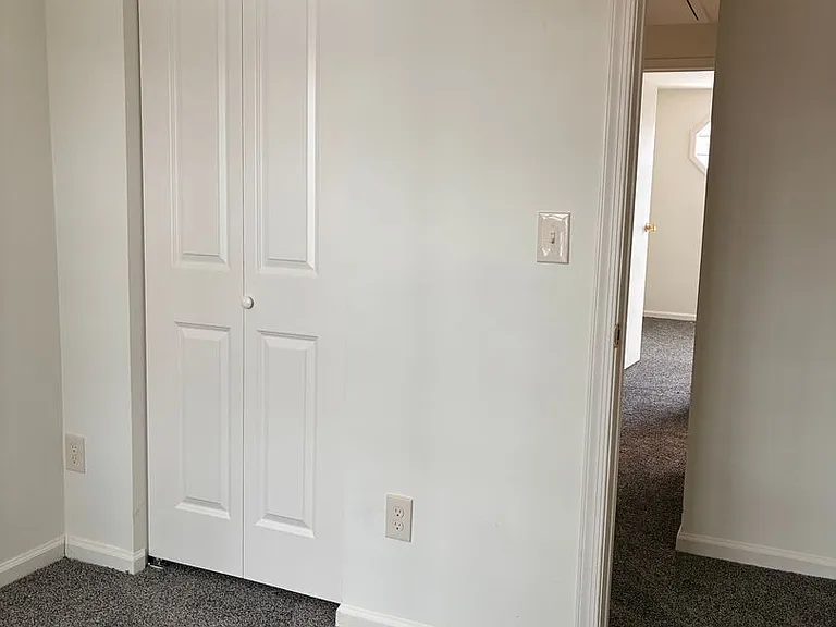 1250 Independence Sq — Photo 13