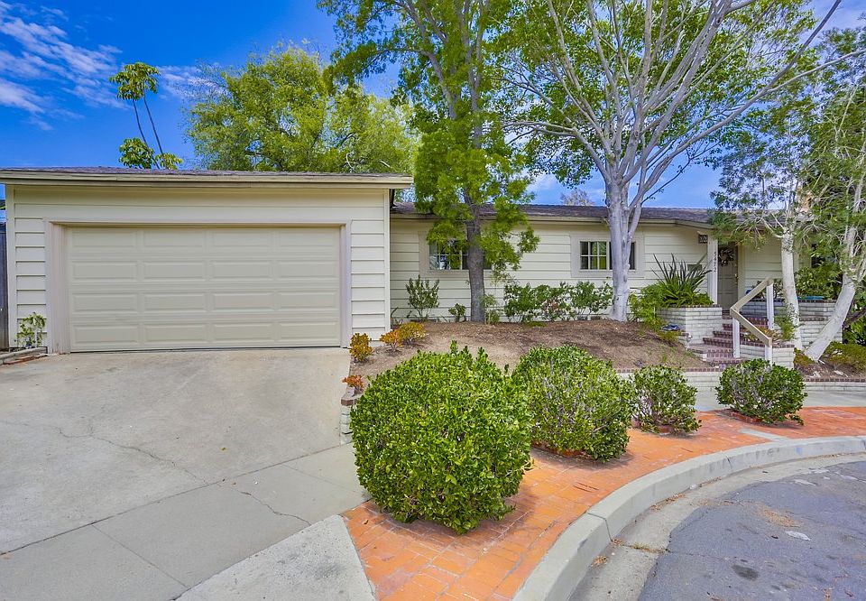 1st image of 5472 Hewlett Dr