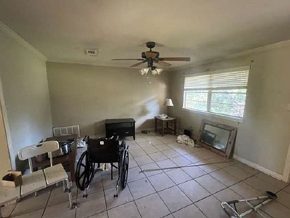 Additional Living Room