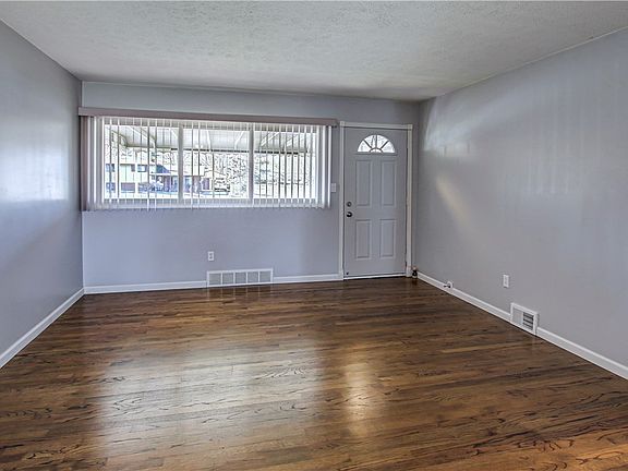 4th image of 13195 Richards Dr