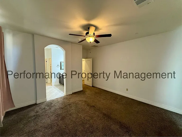 10400 Garden View Ln — Photo 8
