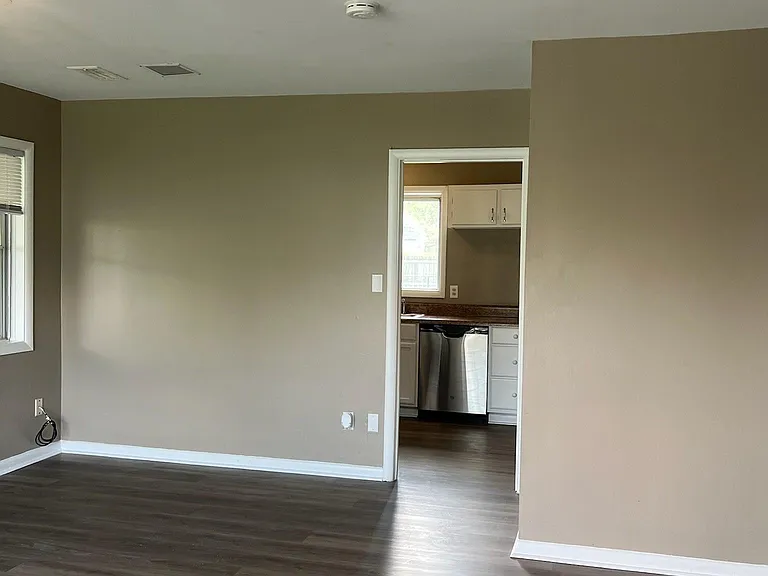 1002 Lowell Dr SE — Photo 10